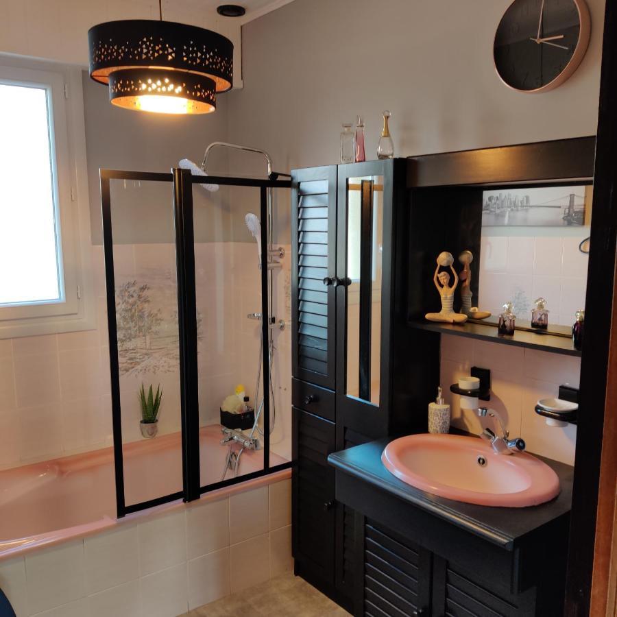 Coup De Coeur Assure ! Calm Comme A La Maison ! Maison Spacieuse Avec Grande Terrasse Pour 2 A 5 Personnes Proximite Granville Et Mer Avec Wifi Et Parking Gratuits Экстерьер фото